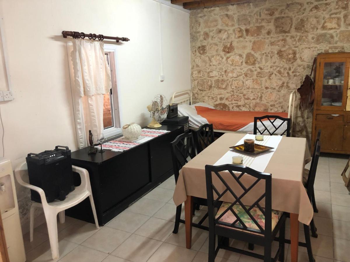 Friendly Villagehouse Paphos Exterior foto