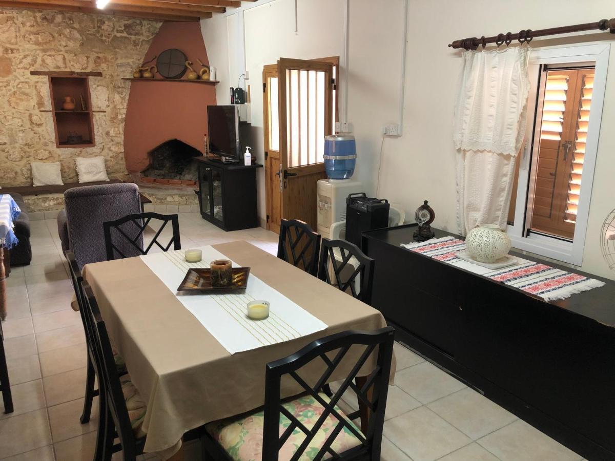 Friendly Villagehouse Paphos Exterior foto